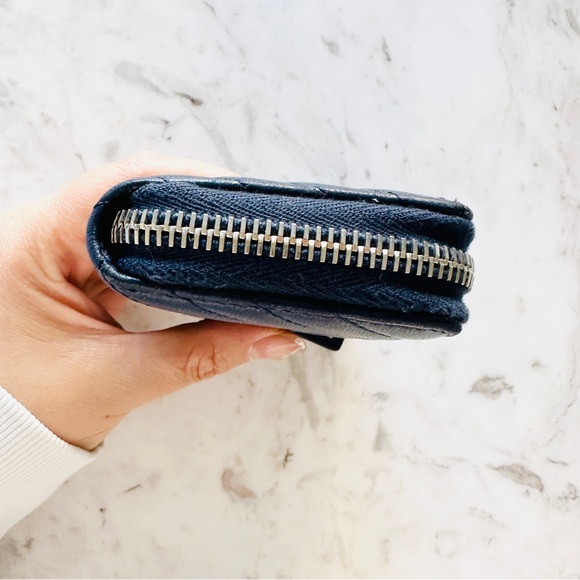 CHANEL Lambskin Quilted CC Chevron Coin Purse with Zipper (Navy) - Picture 11 of 15